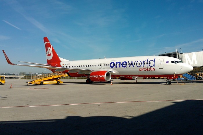 Boeing B737-800, D-ABMC.jpg