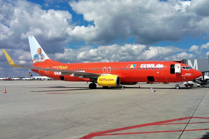 Boeing B737-800, D-AHFZ.jpg